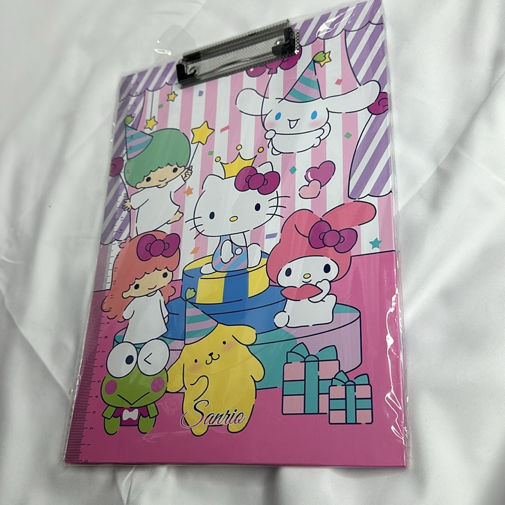 Sanrio Hello Kitty & Friends Clipboard - Picture 5 of 7